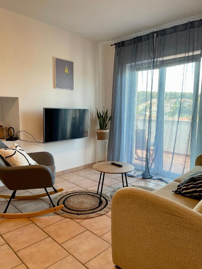 Apartment Frina Jelsa  Buitenkant foto